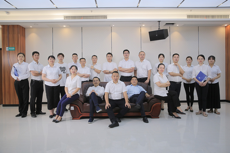 集團管理(lǐ)團隊