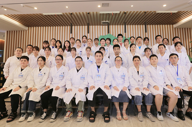 山水(shuǐ)檢驗全體員工(gōng)