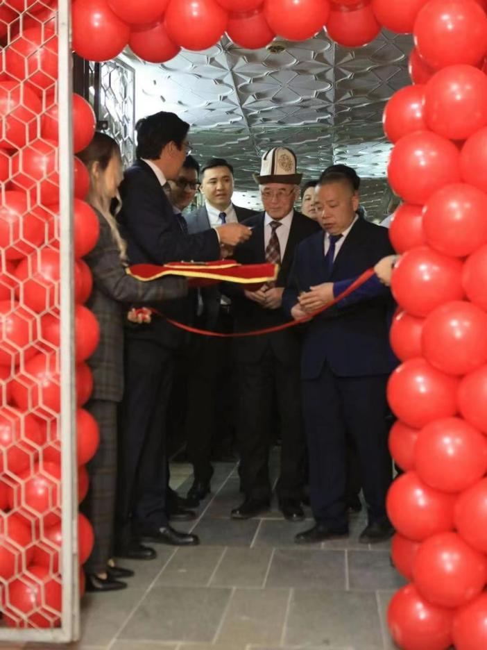 熱(rè)烈祝賀——湖南山水(shuǐ)絲路(lù)醫療科技有(yǒu)限公司吉爾吉斯斯坦子公司ct科室開(kāi)業(yè)剪彩圓滿舉行(xíng)
