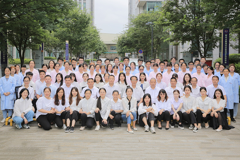 山水(shuǐ)檢測全體員工(gōng)